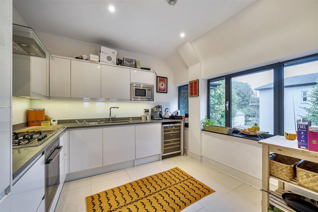 Property photo 3 of 14 1358541-3-68d2ce9Bd2A09.Jpg