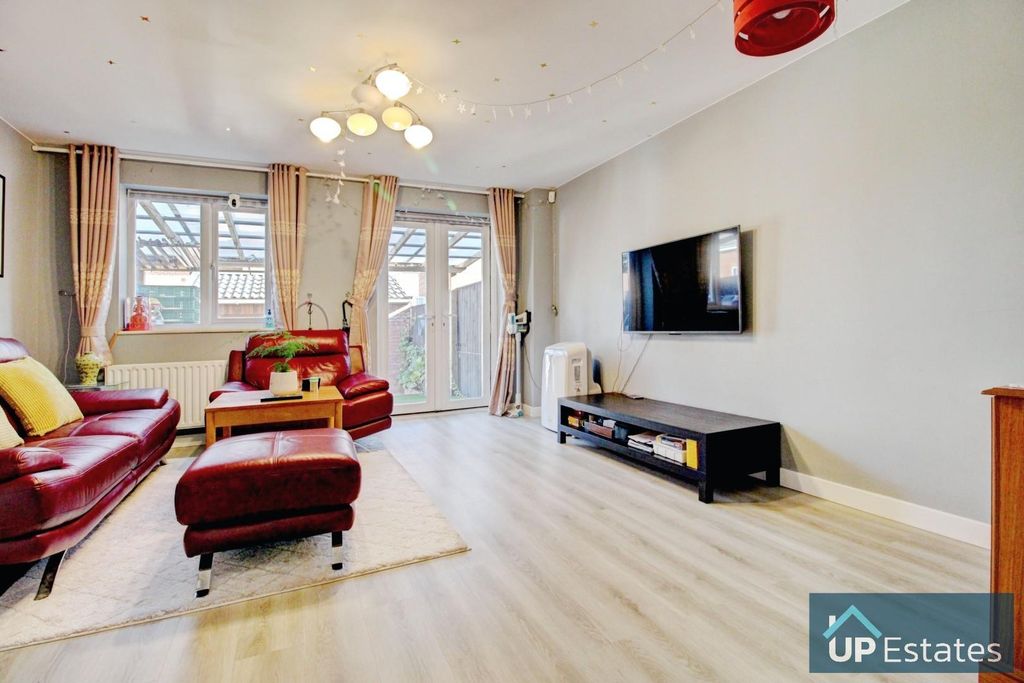 Property photo 2 of 24