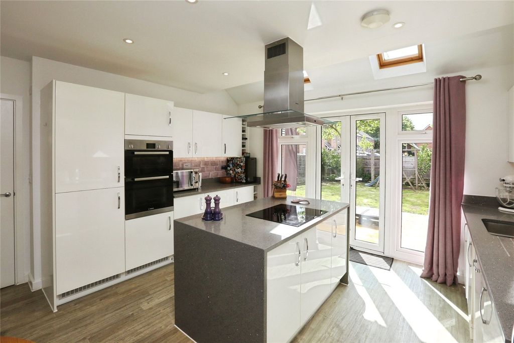 Additional image 2 of 4 bed detached house for saleSword Drive, Fareham, Hampshire PO14