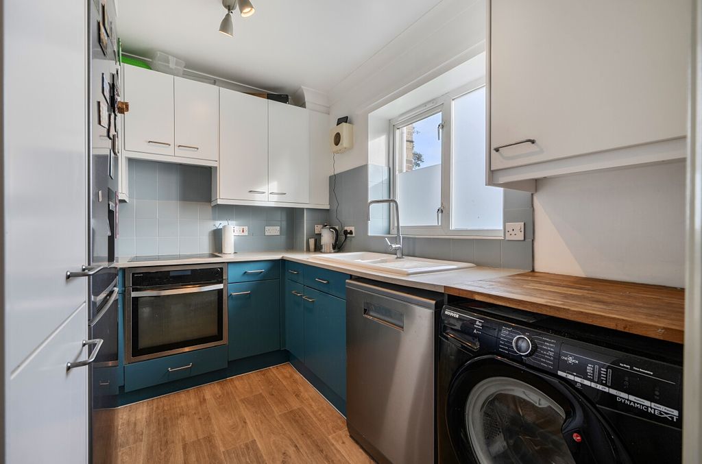 Property photo 2 of 8