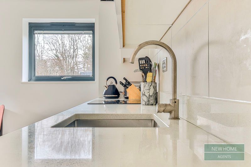 Property photo 3 of 17 Photo 10