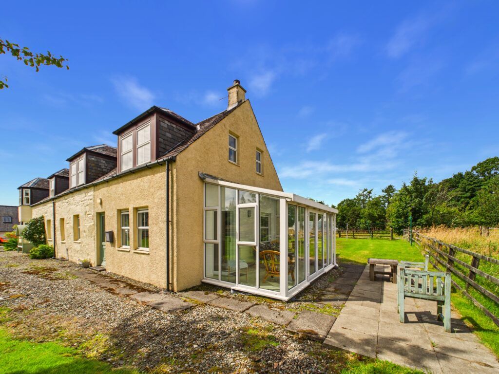 Property photo 2 of 32