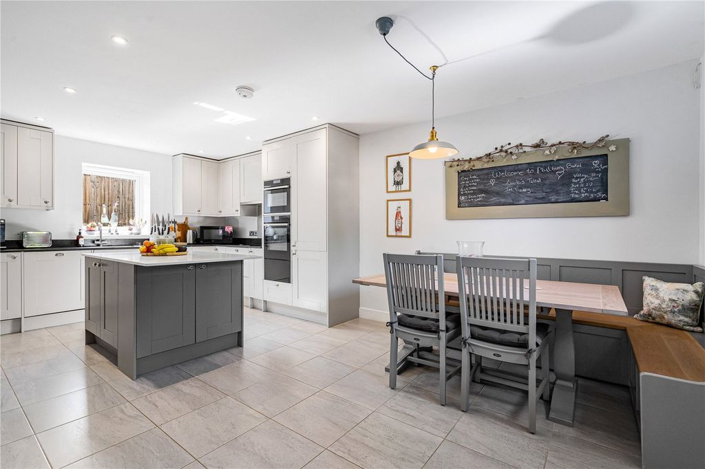 Property photo 2 of 14 Kitchin/Dining Room