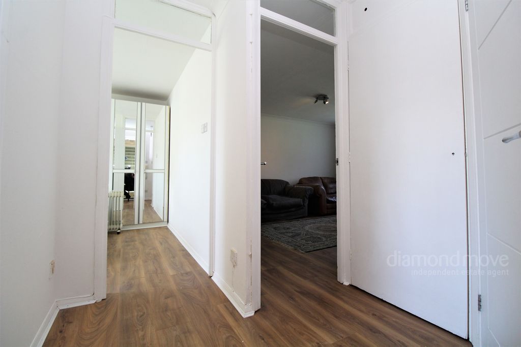 Property photo 2 of 7 Photo 2