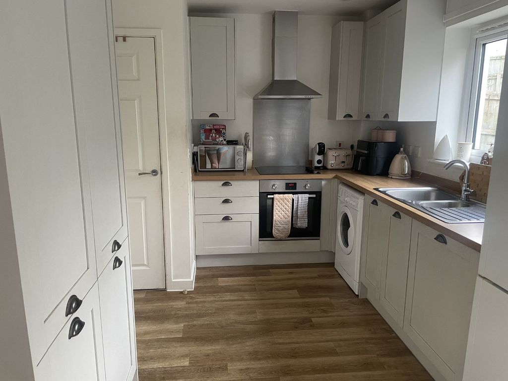 Property photo 3 of 10 5102932