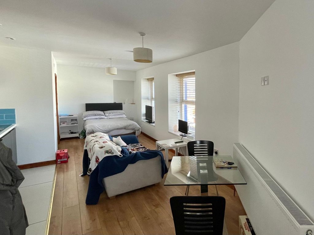 Property photo 1 of 4 Img-20241019-Wa0004