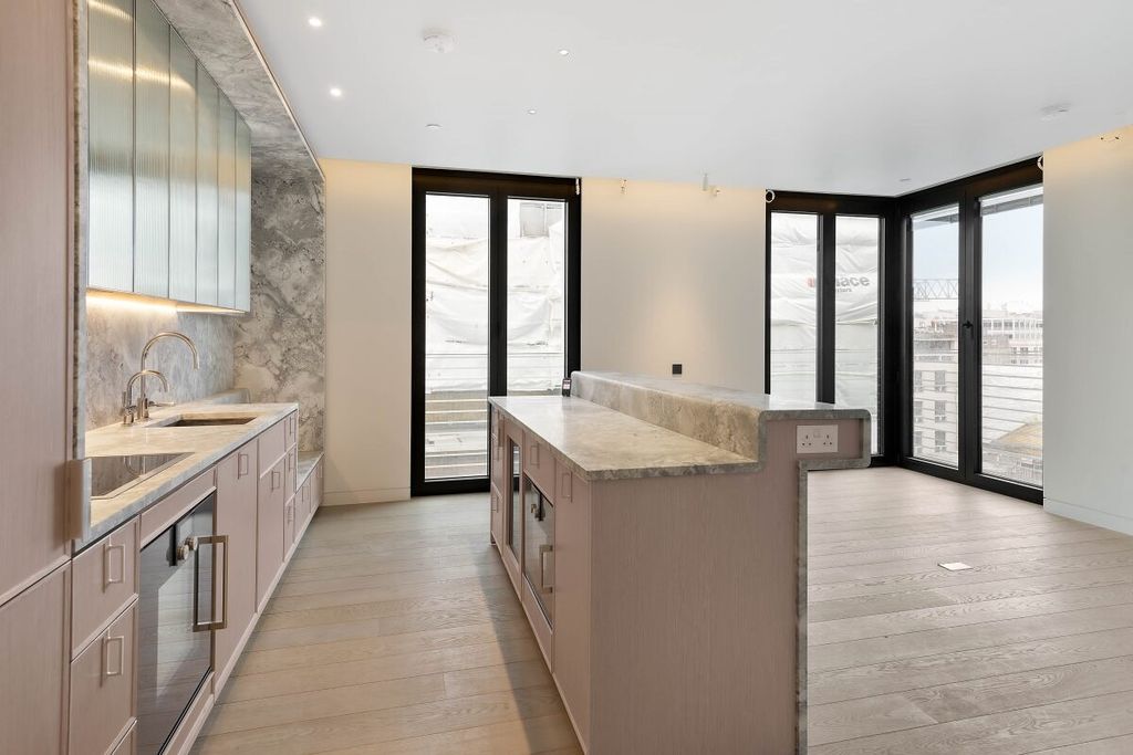 Property photo 1 of 9 Awinship-9168-03-...