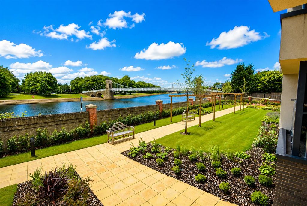 Property photo 2 of 17 29Ef1d68-1007-4311-90B1-6c1d73E0Ea7A.Png