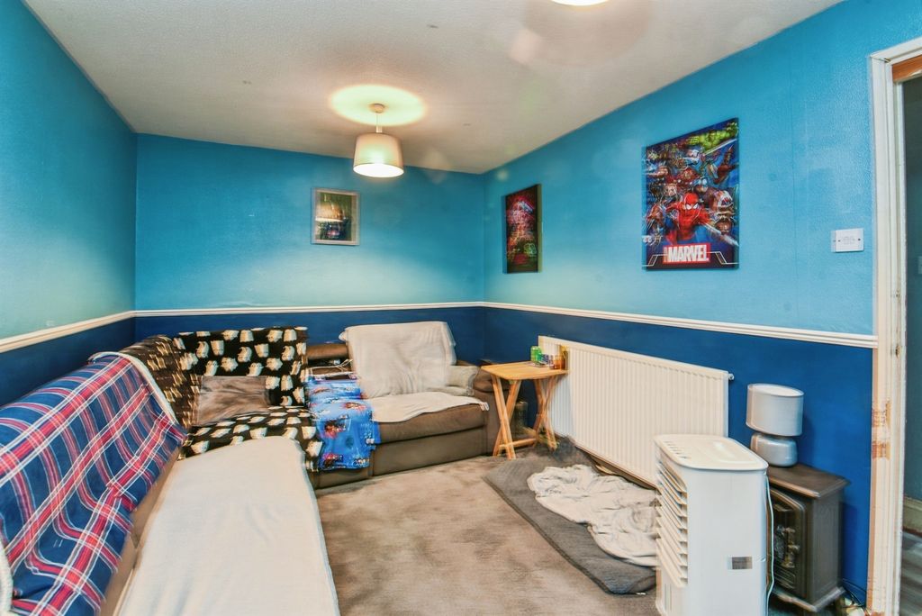 Property photo 2 of 17
