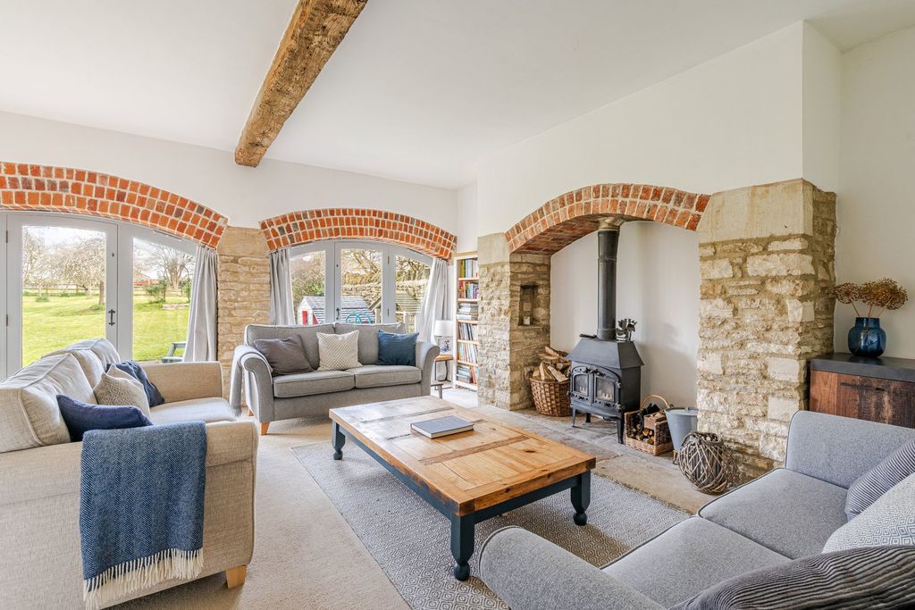 Property photo 3 of 22