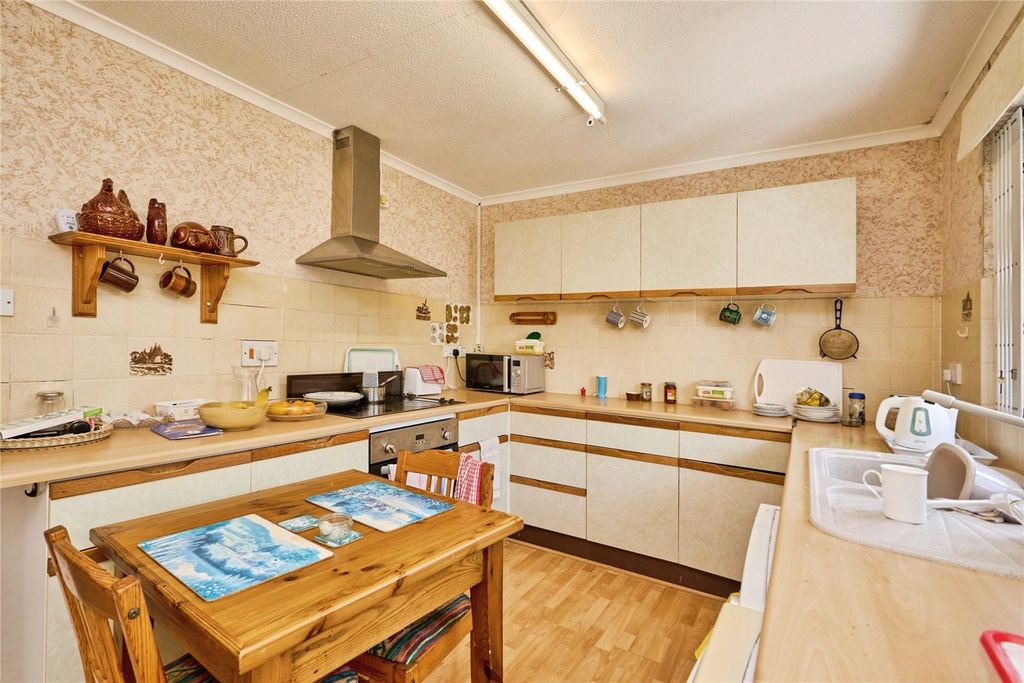 Property photo 3 of 15 Kitchen