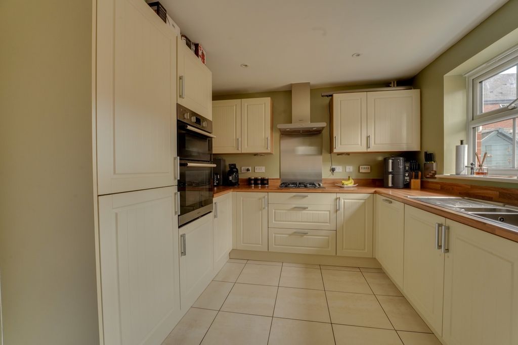 Property photo 3 of 11 Dsc04184-Dsc04188