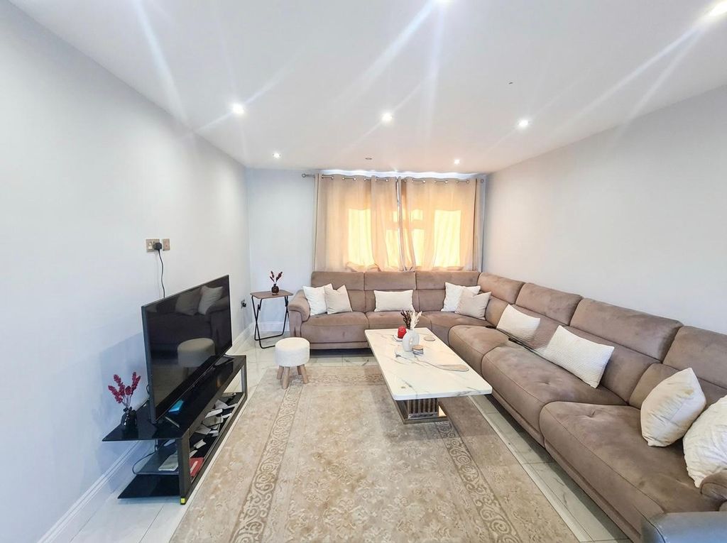 Property photo 2 of 11 Whatsapp Image 2026-03-15 At 00.51.57 (4).Jpeg