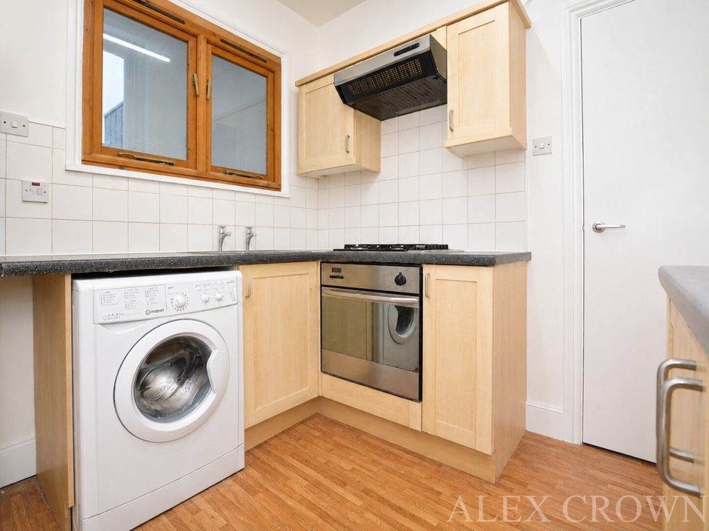 Property photo 3 of 6