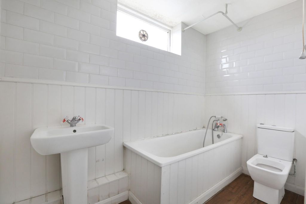 Property photo 3 of 9 Ach_8380.Jpg