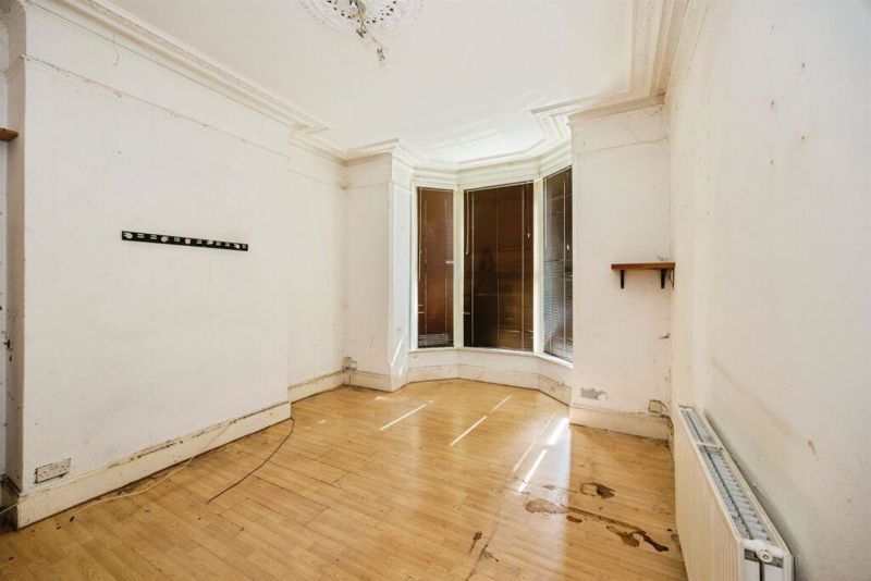 Property photo 3 of 17 Photo 4