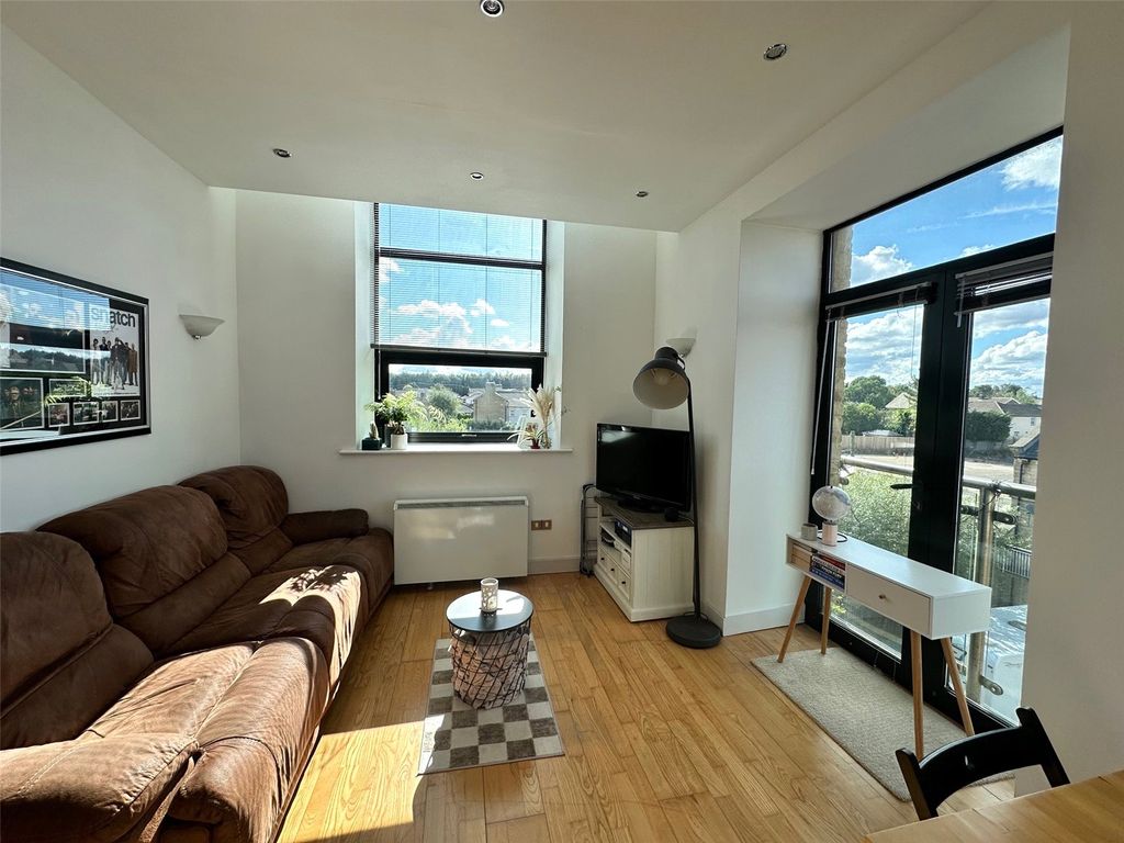 Property photo 2 of 8 Picture No. 05