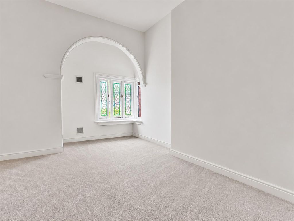 Property photo 3 of 9 60C93F6E-Ad1B-49Aa-A735-0Bca27780E80.Png