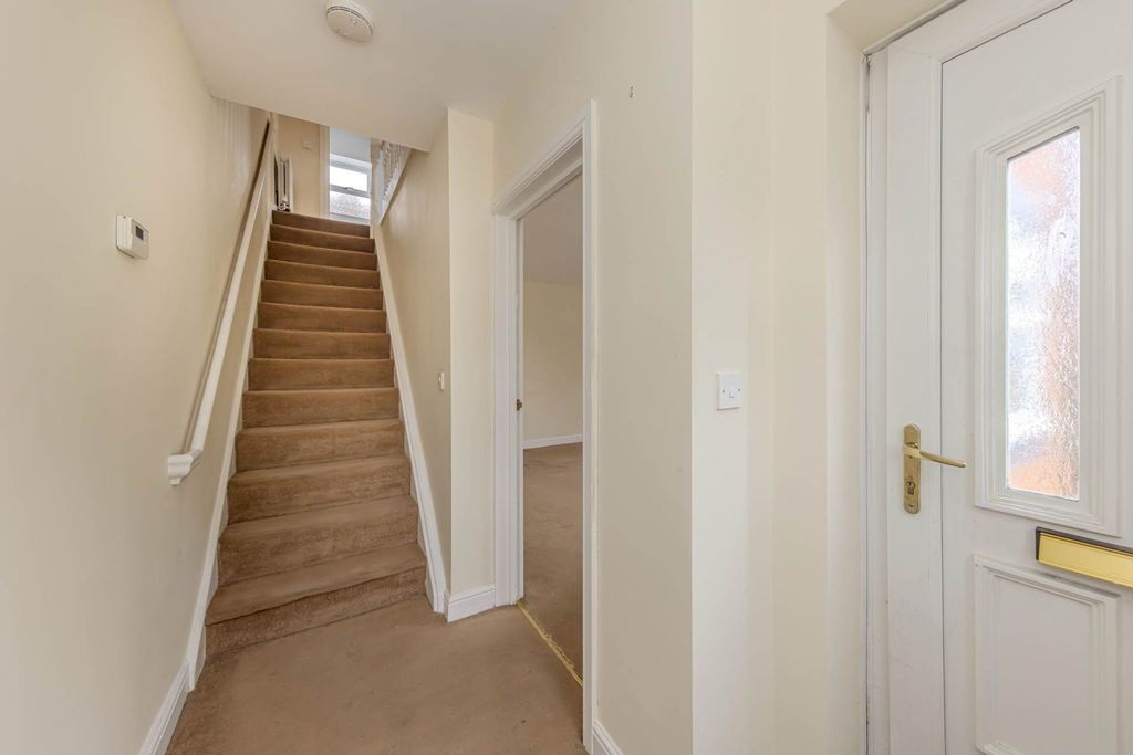 Property photo 2 of 24