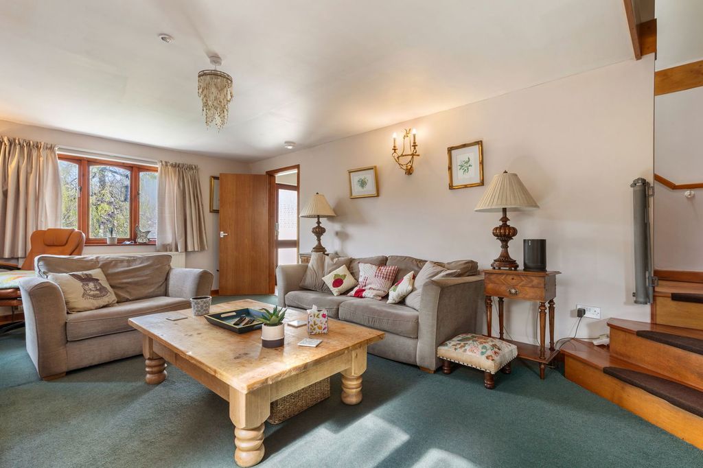 Property photo 3 of 26