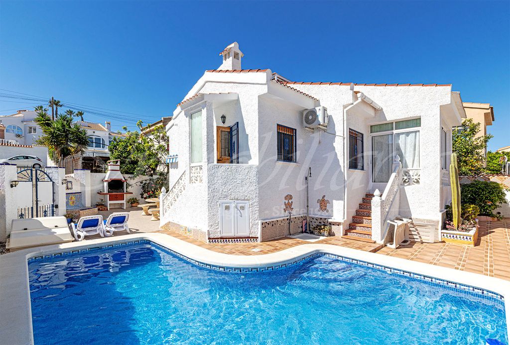 Property photo 1 of 23