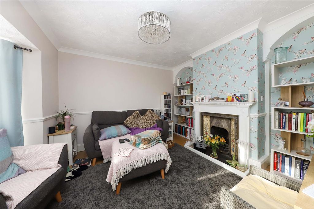 Property photo 2 of 8 Living Room