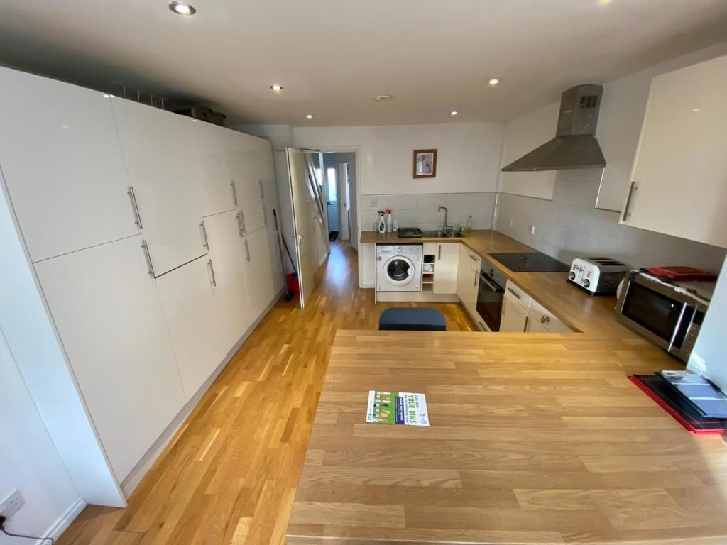 Property photo 2 of 3 4