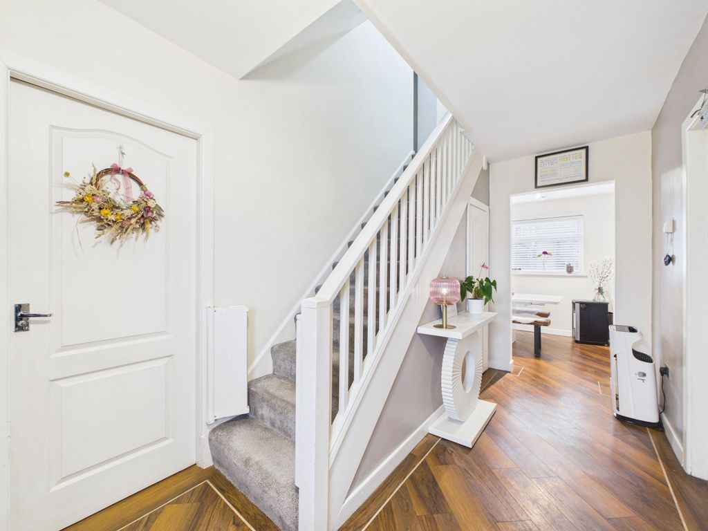 Property photo 3 of 34 Cam02093G0-Pr0074-Still023