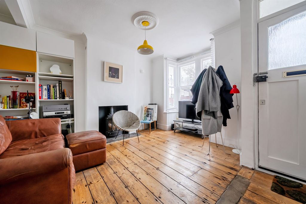 Property photo 2 of 12