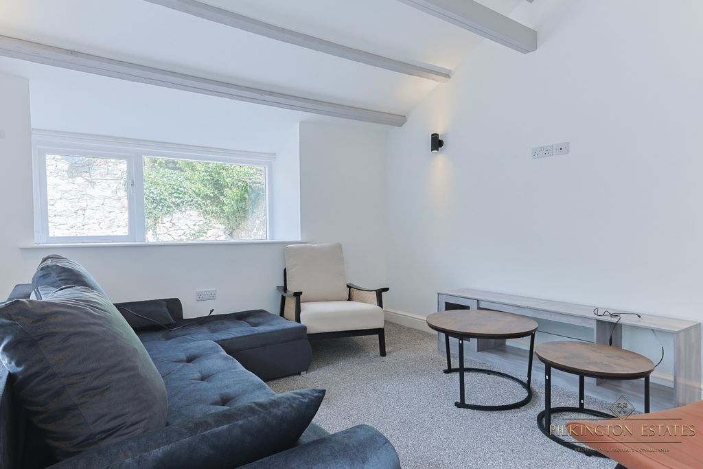 Property photo 3 of 10 4418035