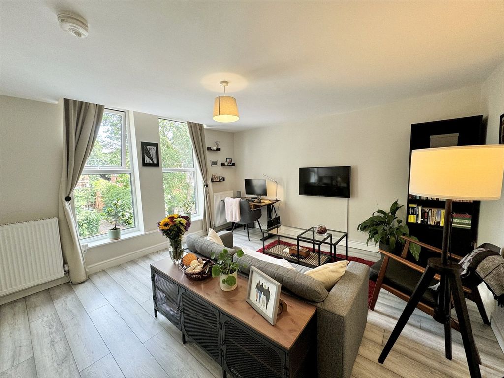 Property photo 2 of 9 Picture No. 25