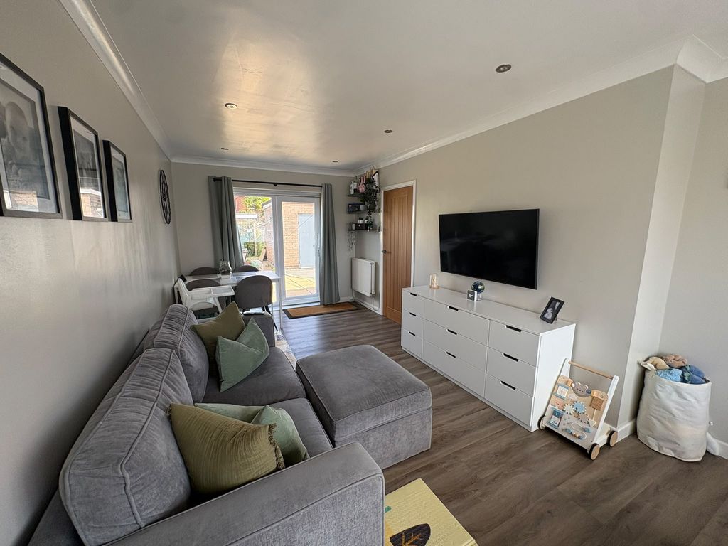 Property photo 2 of 18 Living Area
