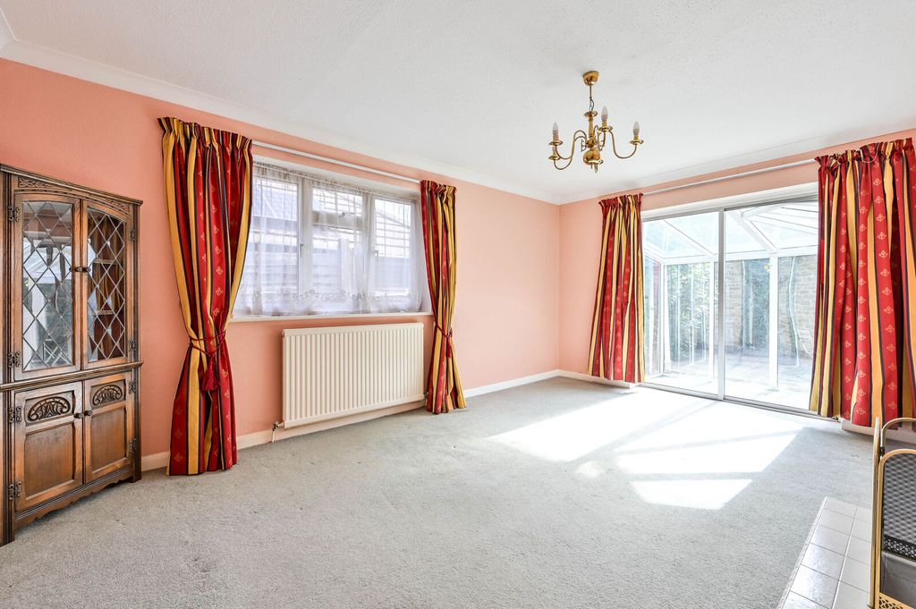 Property photo 2 of 17