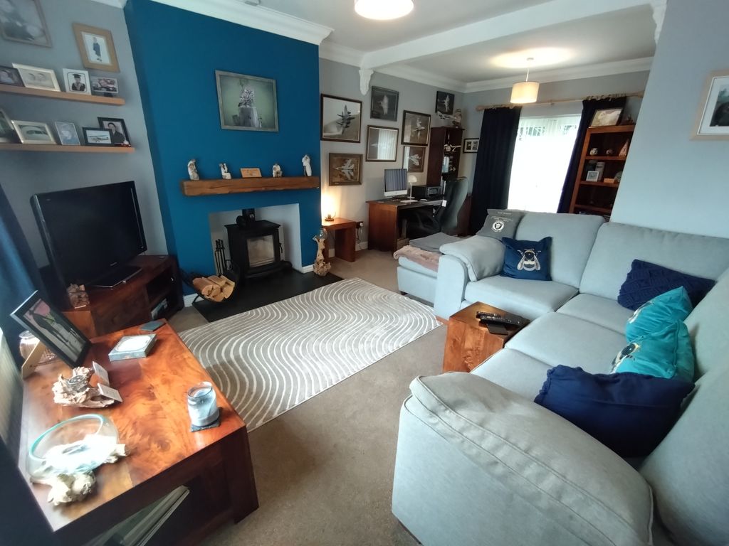Property photo 3 of 28