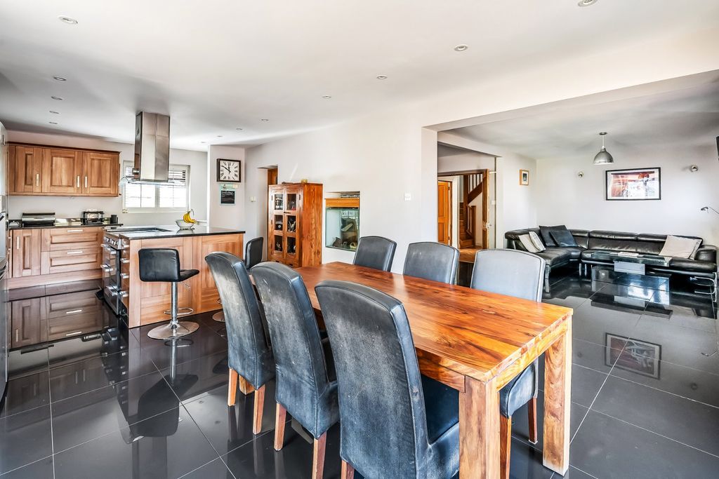 Property photo 3 of 42 Dining