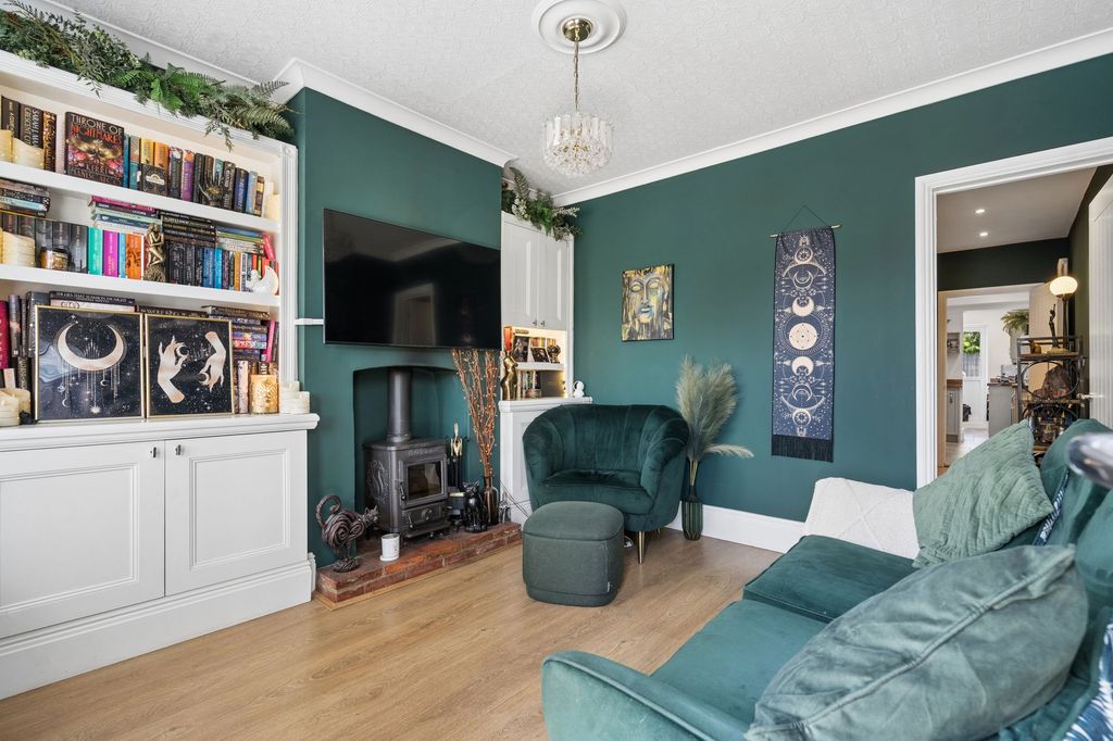 Property photo 3 of 19