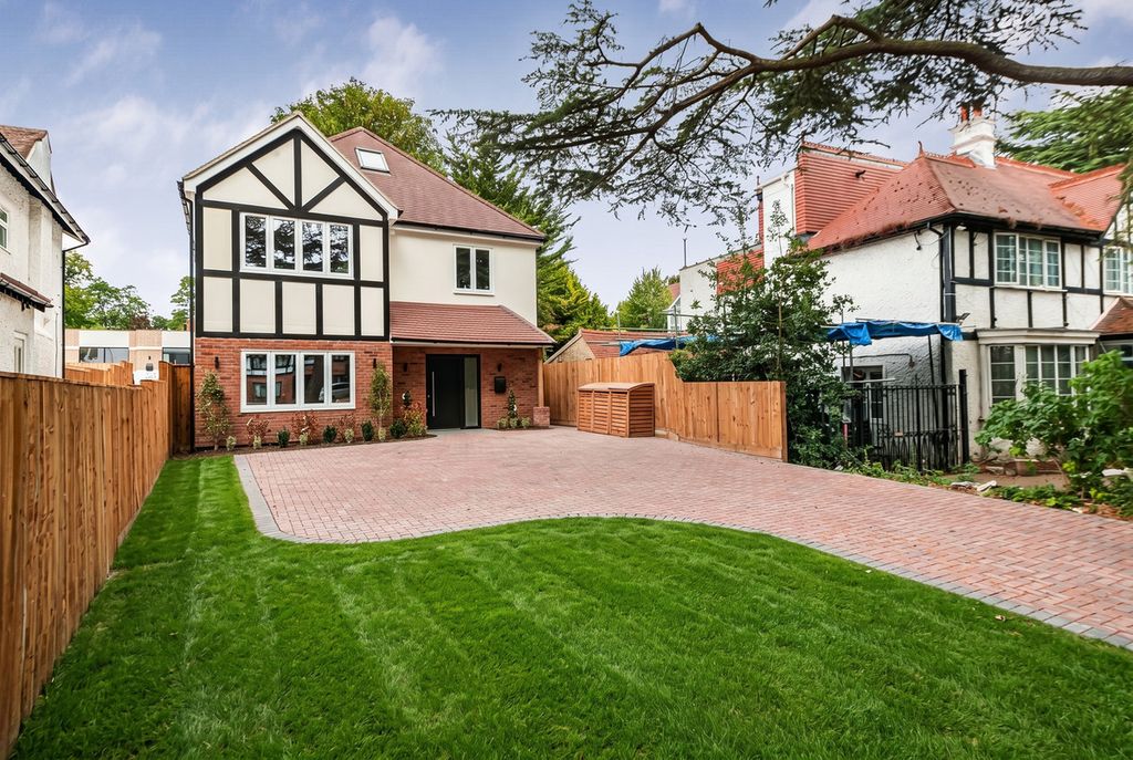 Property photo 2 of 46