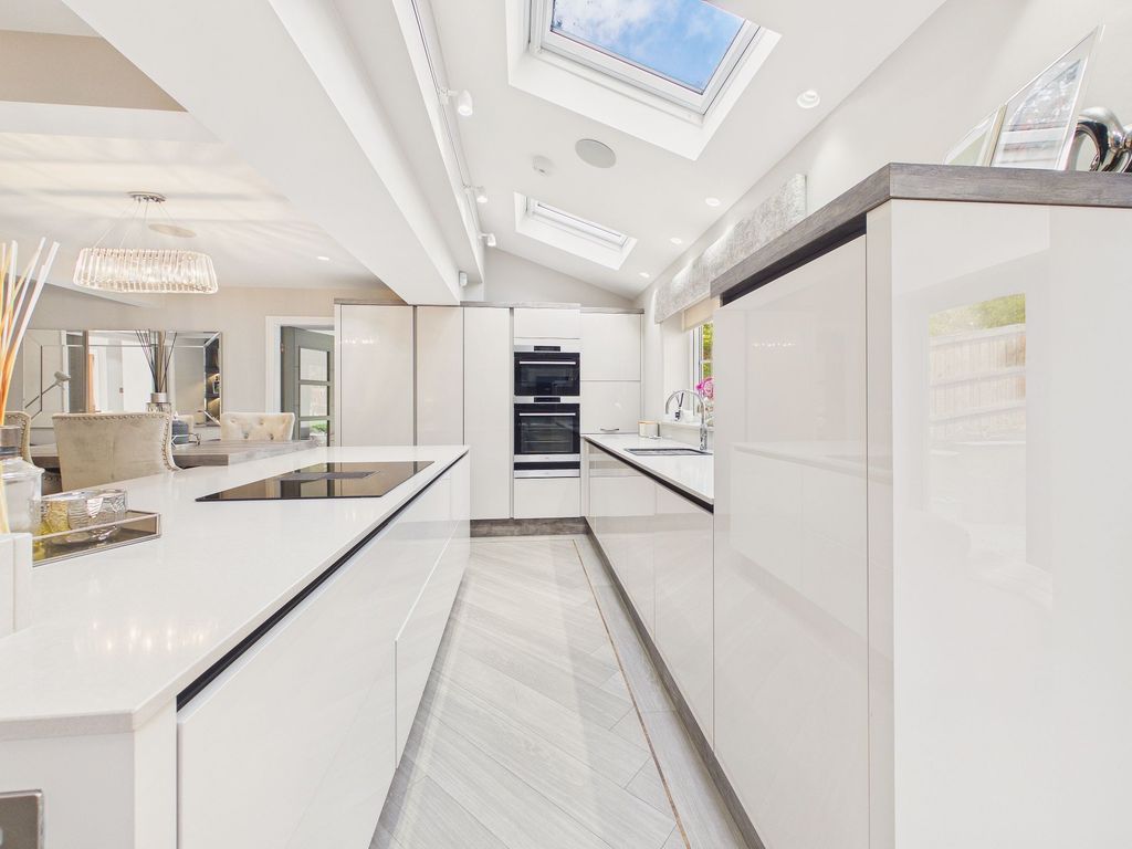 Property photo 2 of 18 Kitchen