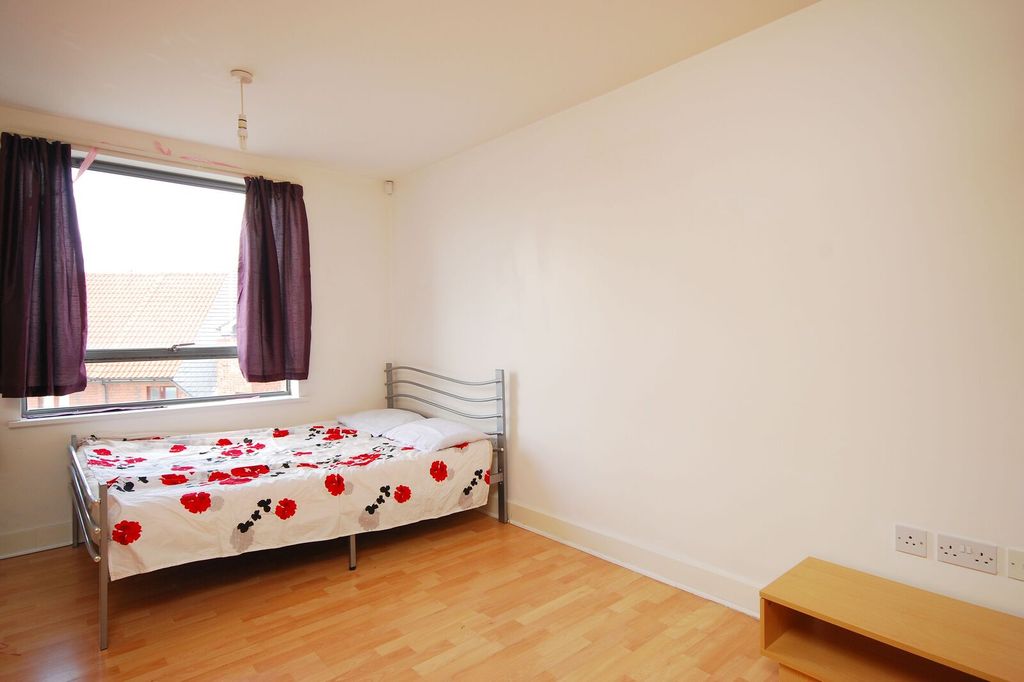 Property photo 3 of 7