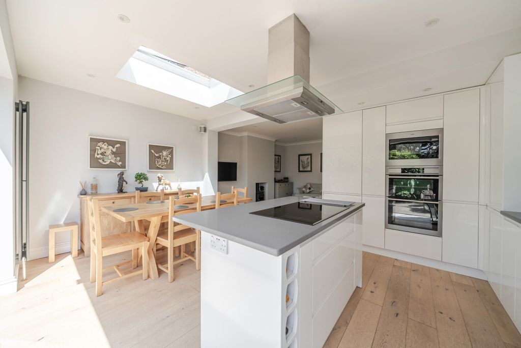 Property photo 3 of 20 5-6A79ba82Ecc6c-1...
