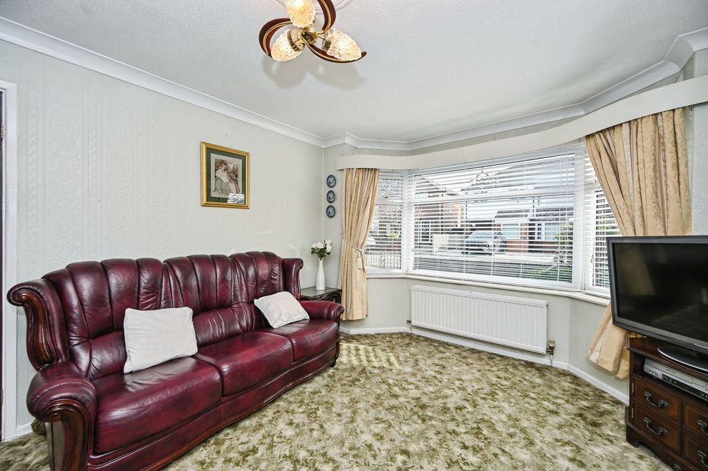 Property photo 3 of 20 Living Room