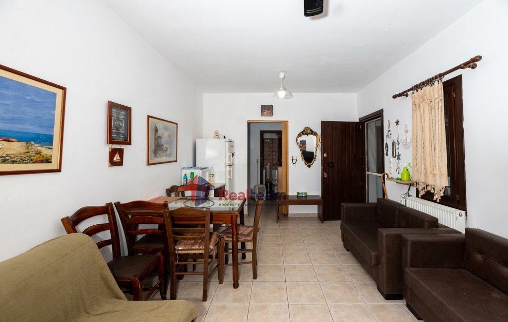 Property photo 3 of 25