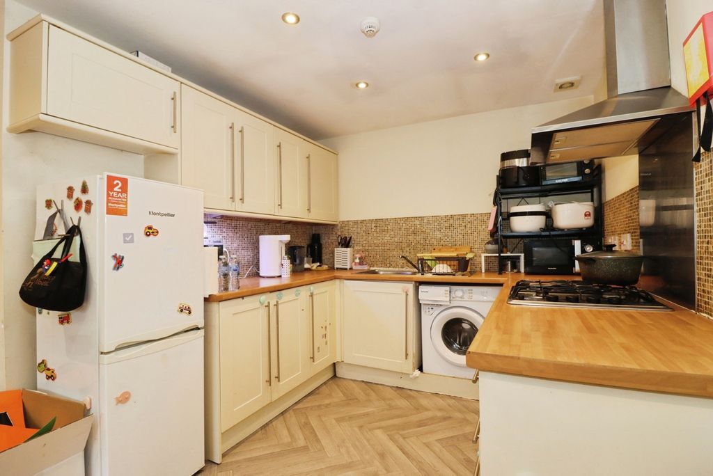 Property photo 3 of 10 Pbox-Img.Jpg