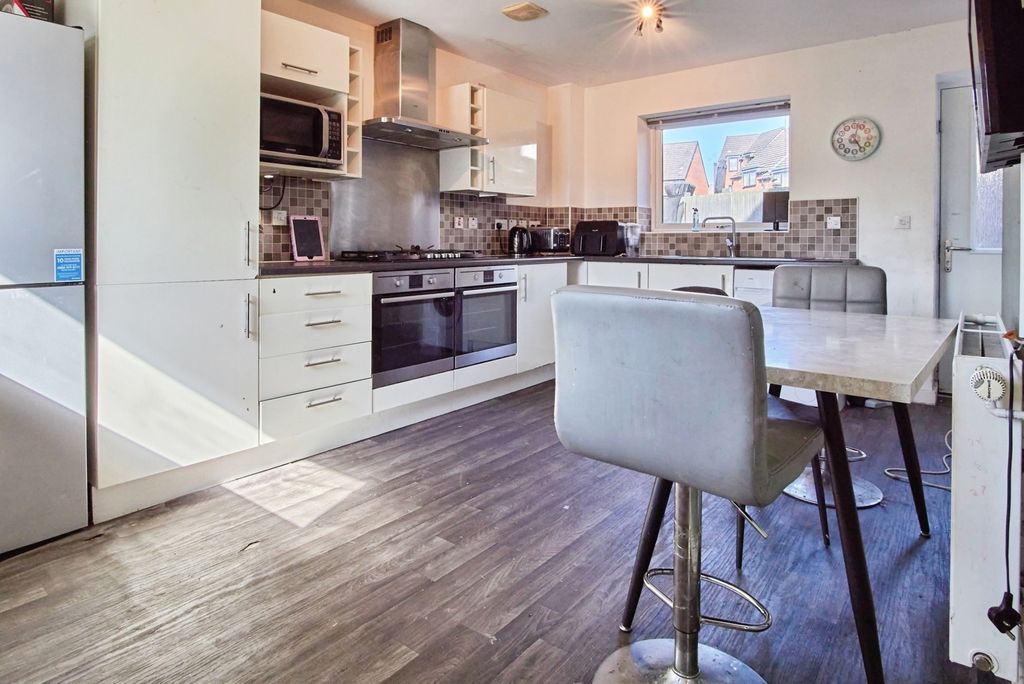 Property photo 2 of 16 Pbox-Img.Jpg