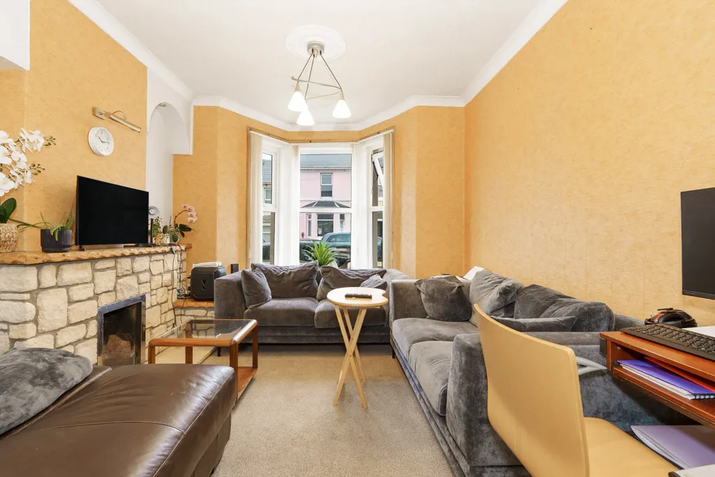 Property photo 3 of 16