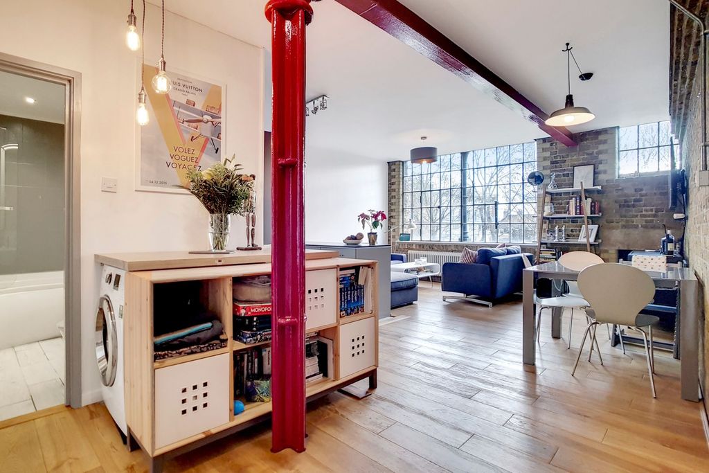 Property photo 3 of 12