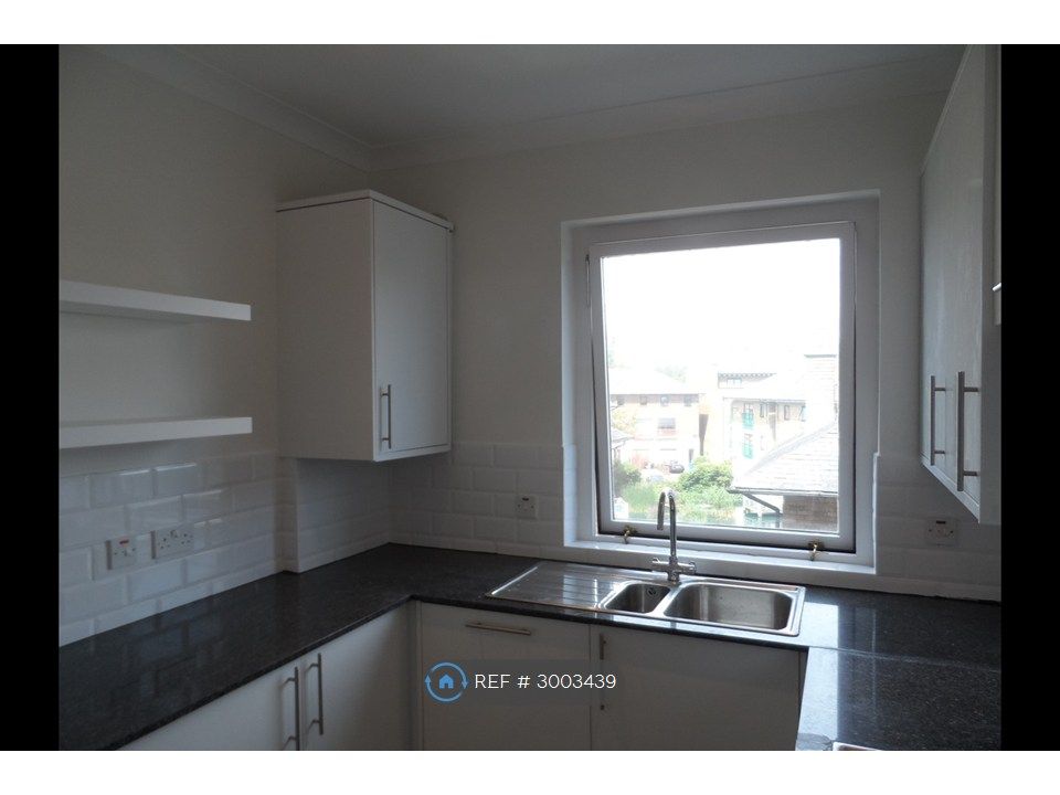 Property photo 2 of 12 Fully Equipped Kitchen