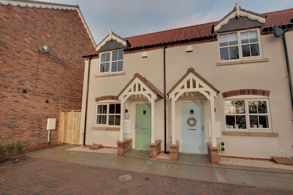 Property photo 1 of 10 External