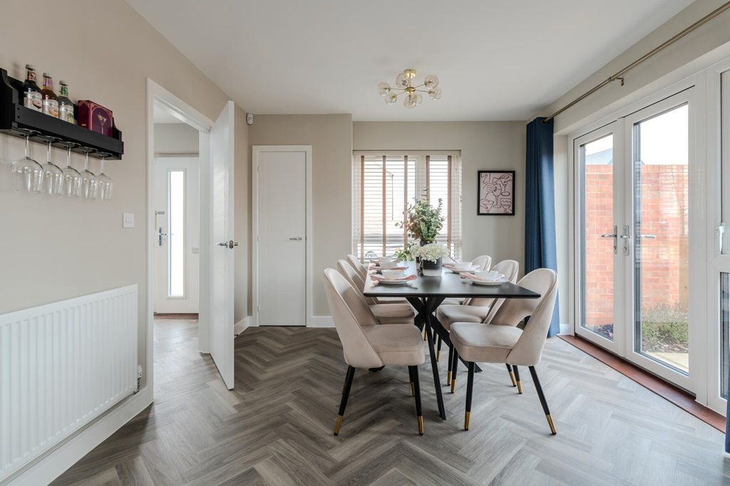 Property photo 3 of 14 Spacious Family Dining Area