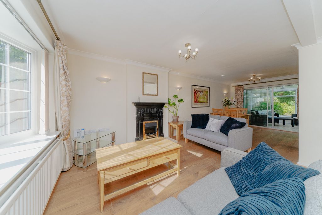 Property photo 2 of 18